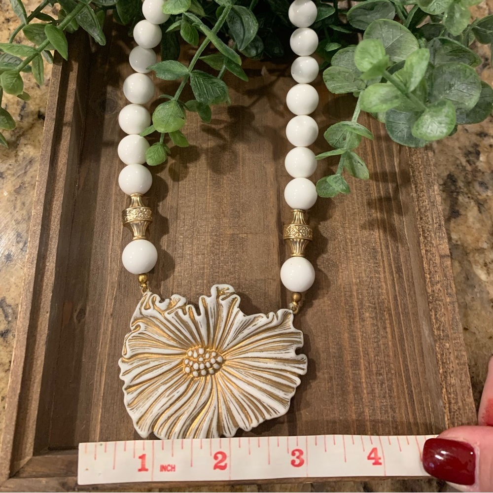 Vintage Floral Beaded Necklace